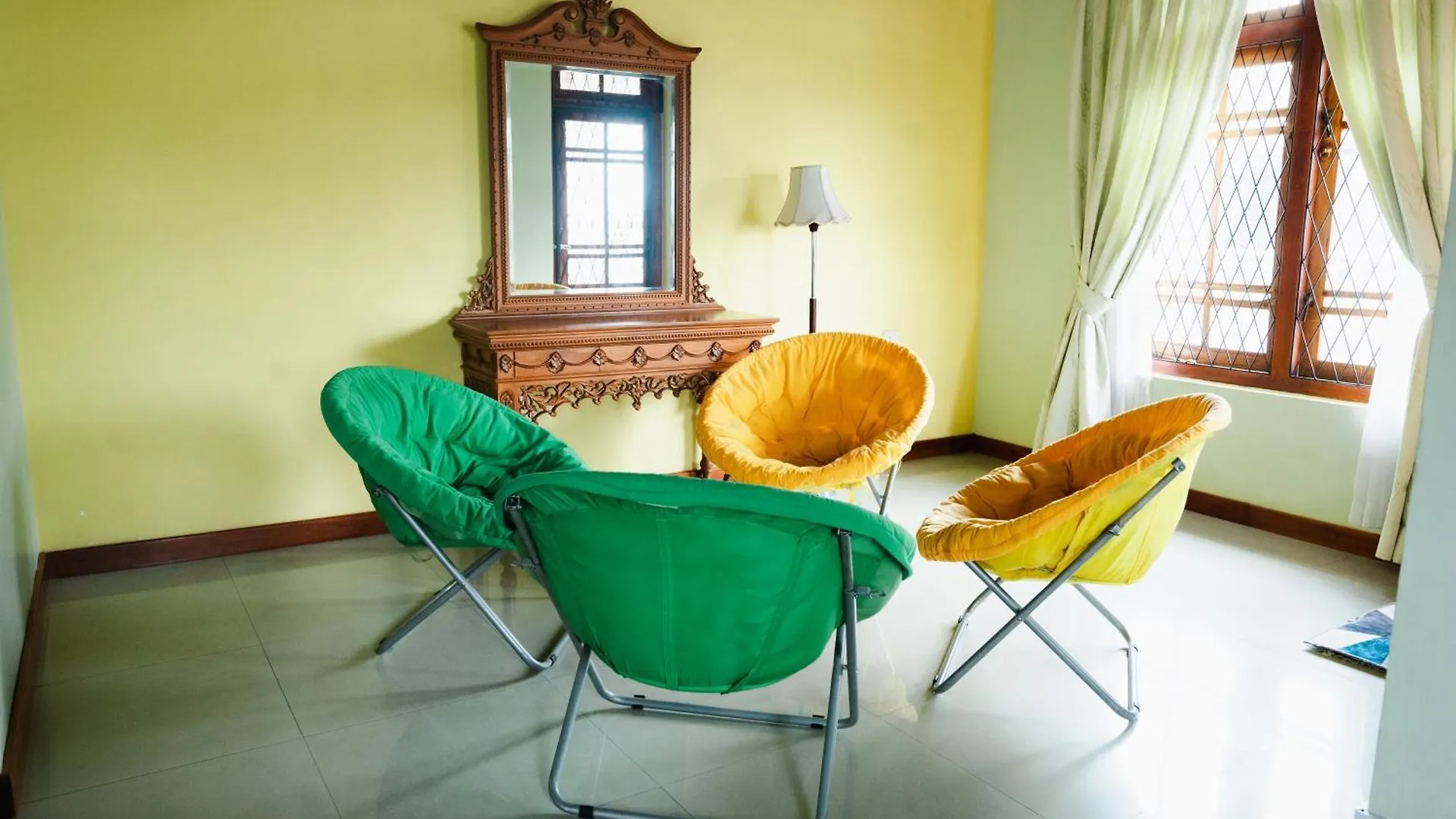 Проживание в семье La Bella Residence Канди