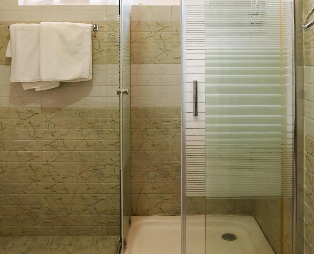 Проживание в семье La Bella Residence Канди